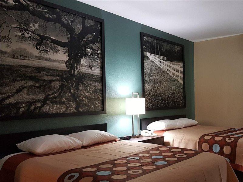 Super 8 By Wyndham Port Arthur/Nederland Area Esterno foto