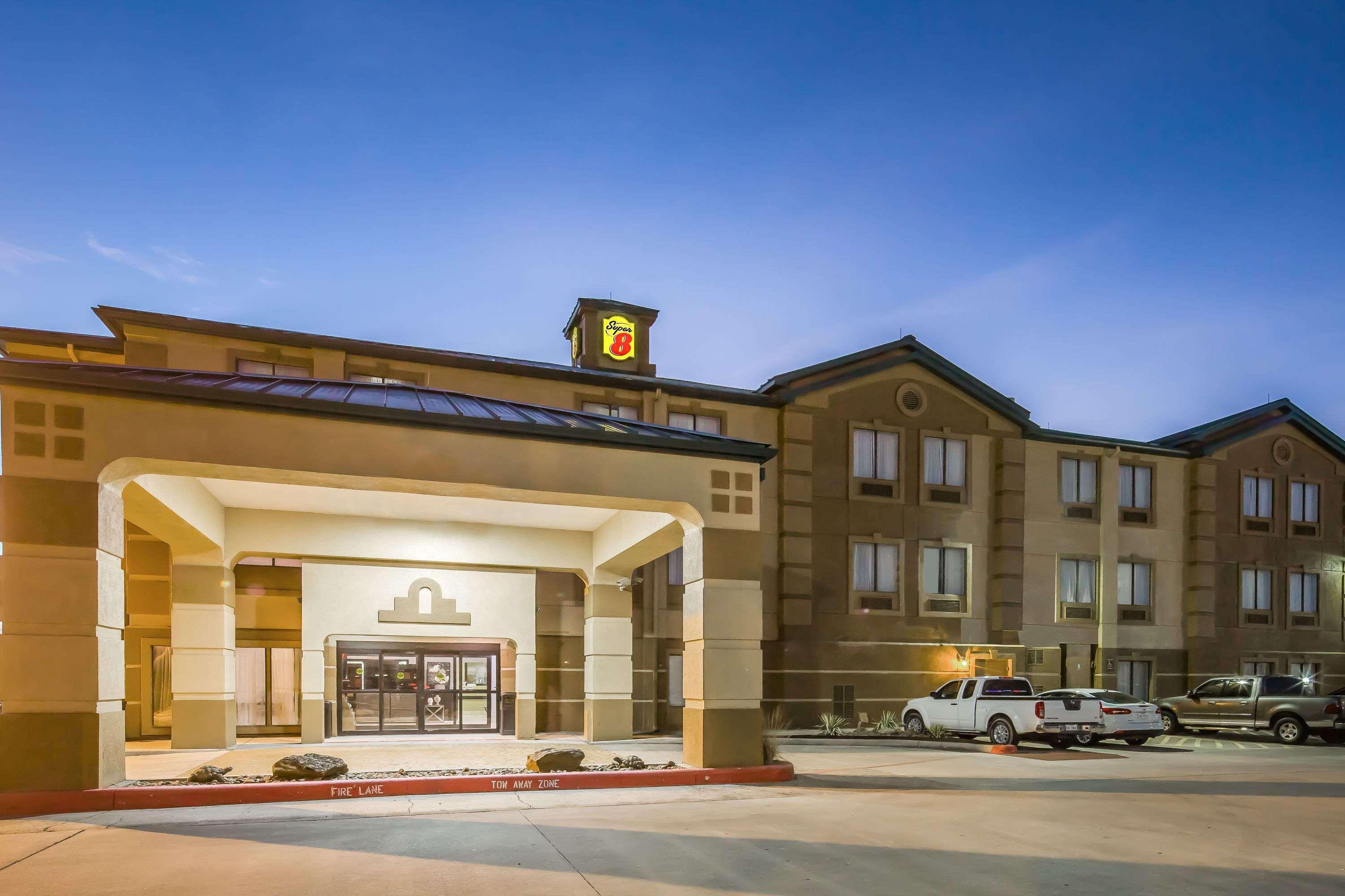 Super 8 By Wyndham Port Arthur/Nederland Area Esterno foto