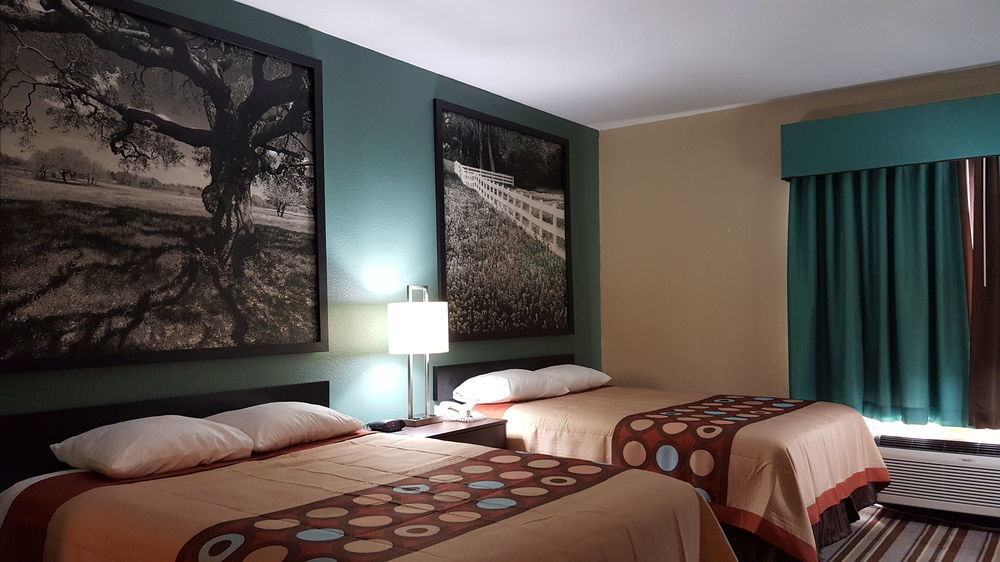 Super 8 By Wyndham Port Arthur/Nederland Area Esterno foto
